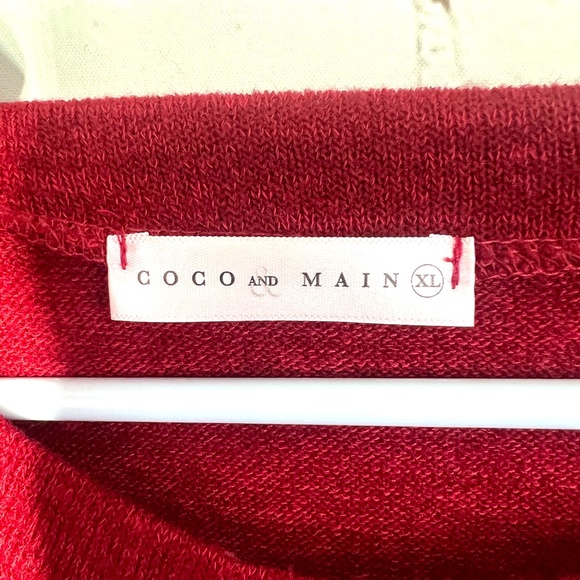 🏷️|•COCO AND MAIN•| Red 3/4 Sleeve Top - Picture 5 of 9